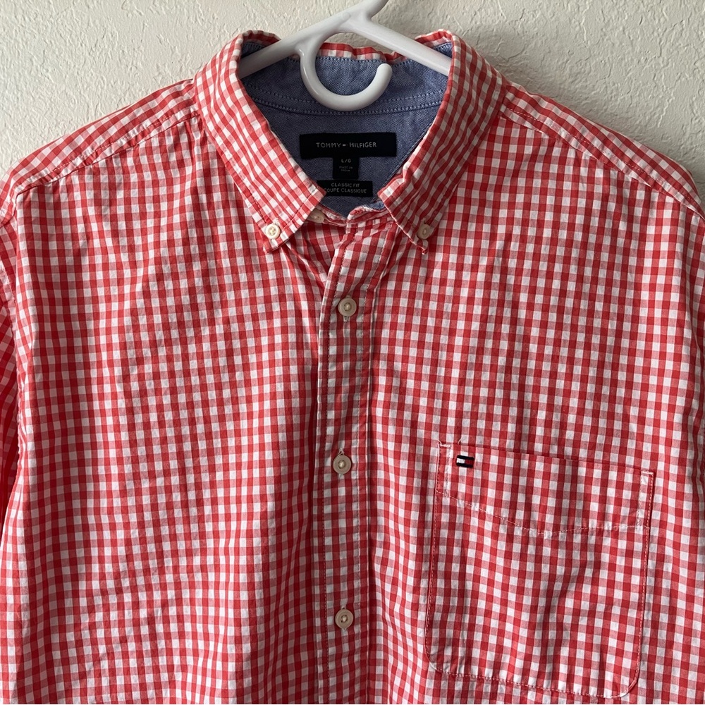 Tommy Hilfiger Men’s Large 100% Cotton Button Down Red White Flag Logo Shirt
